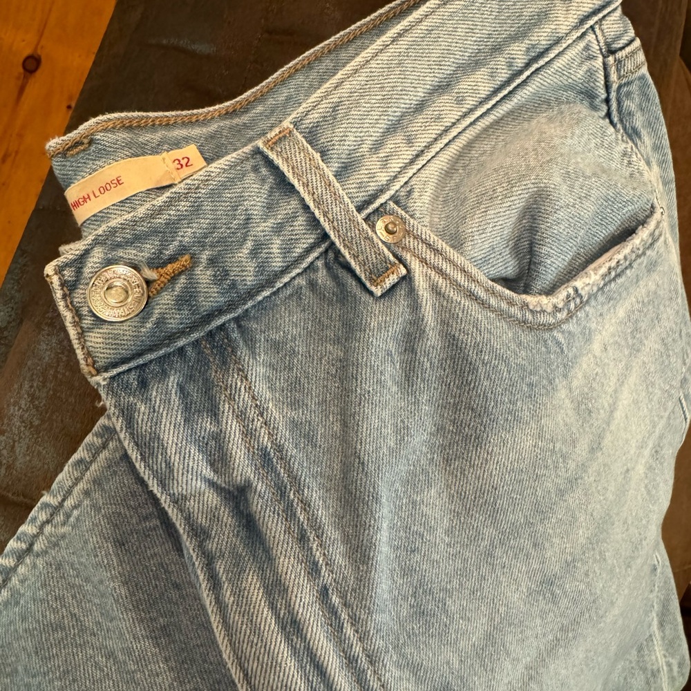 Levi’s High Loose Jeans - Picture 10 of 11